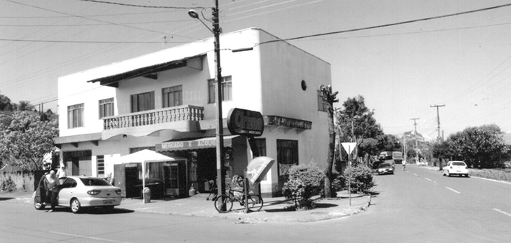 Fachada do Supermercado Grizon no Início